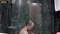 Juegos sexuales en la ducha. para ver más juegos en pamelasanchez.eu